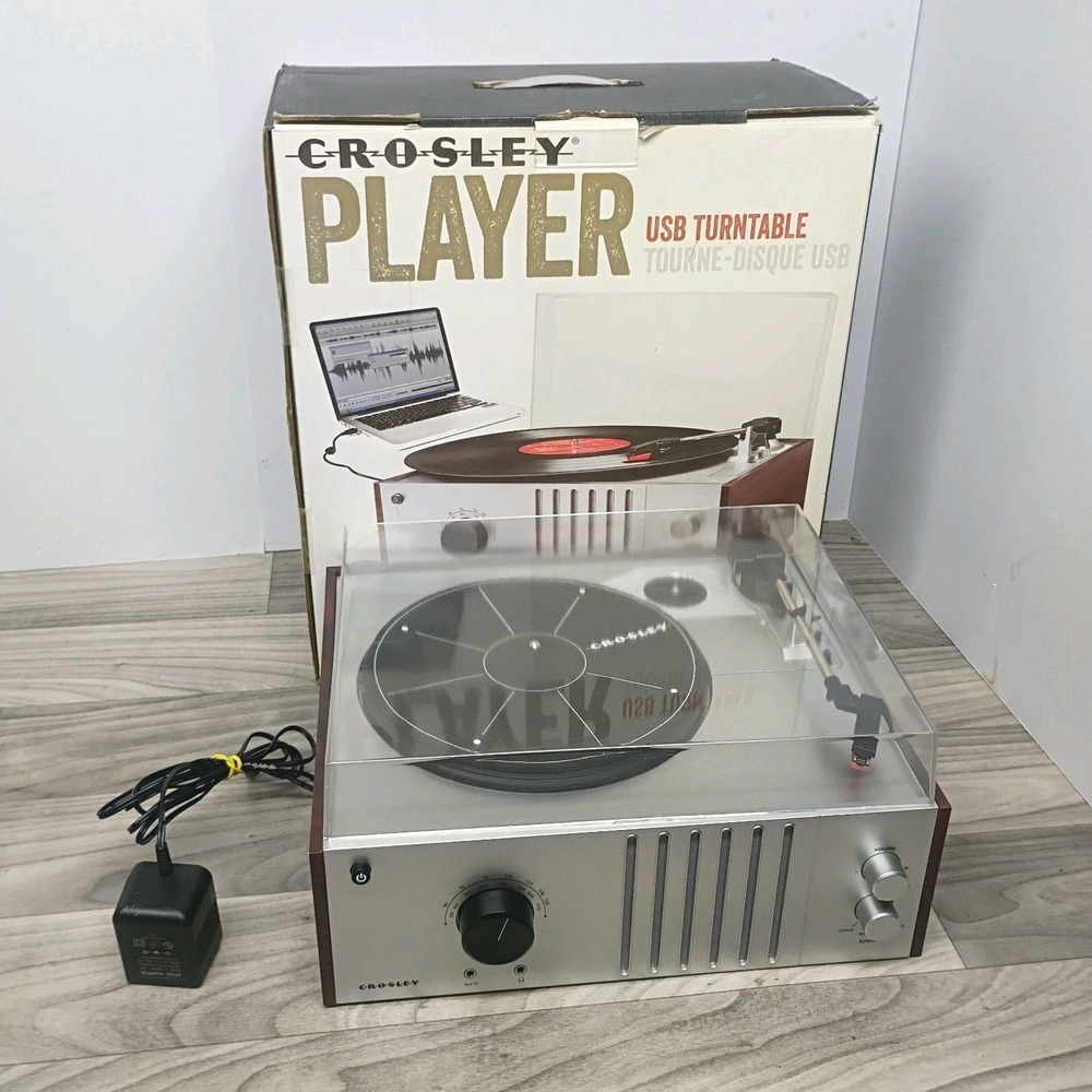 Crosley CR6017B-MA‎ 3 Speed Record Player Turntable AM/FM Radio W/ Box TestedUSB